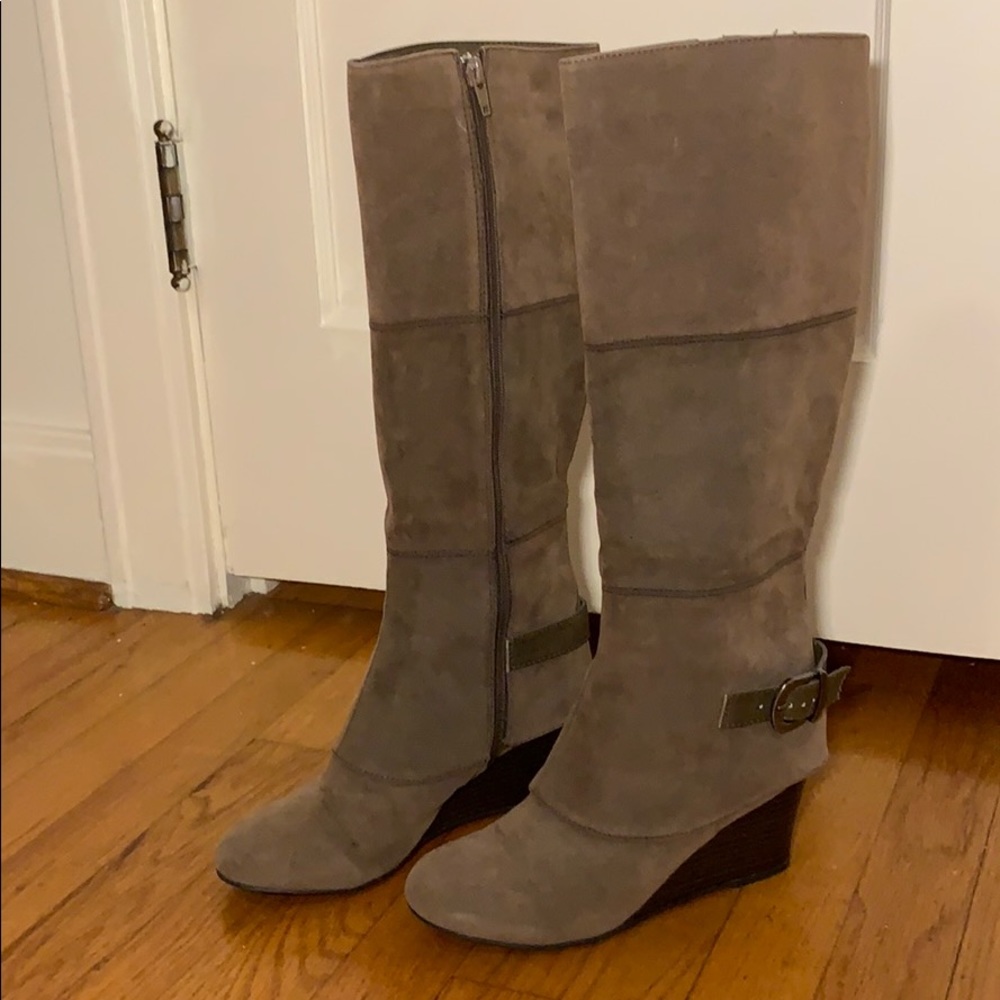 Wedge boots